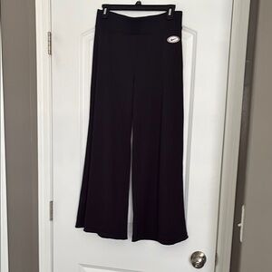 Nike Black Wide-Leg Pants Flowing Silhouette